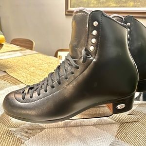 Riedell TS Figure Skates Size 9.5